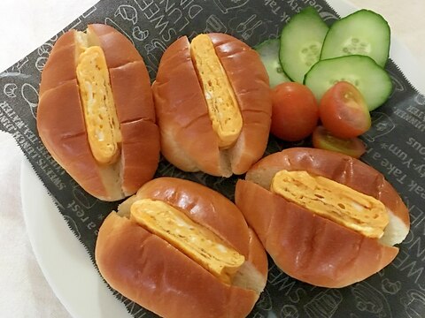 マヨ麺つゆのふっくら卵焼きバターロールサンド♡